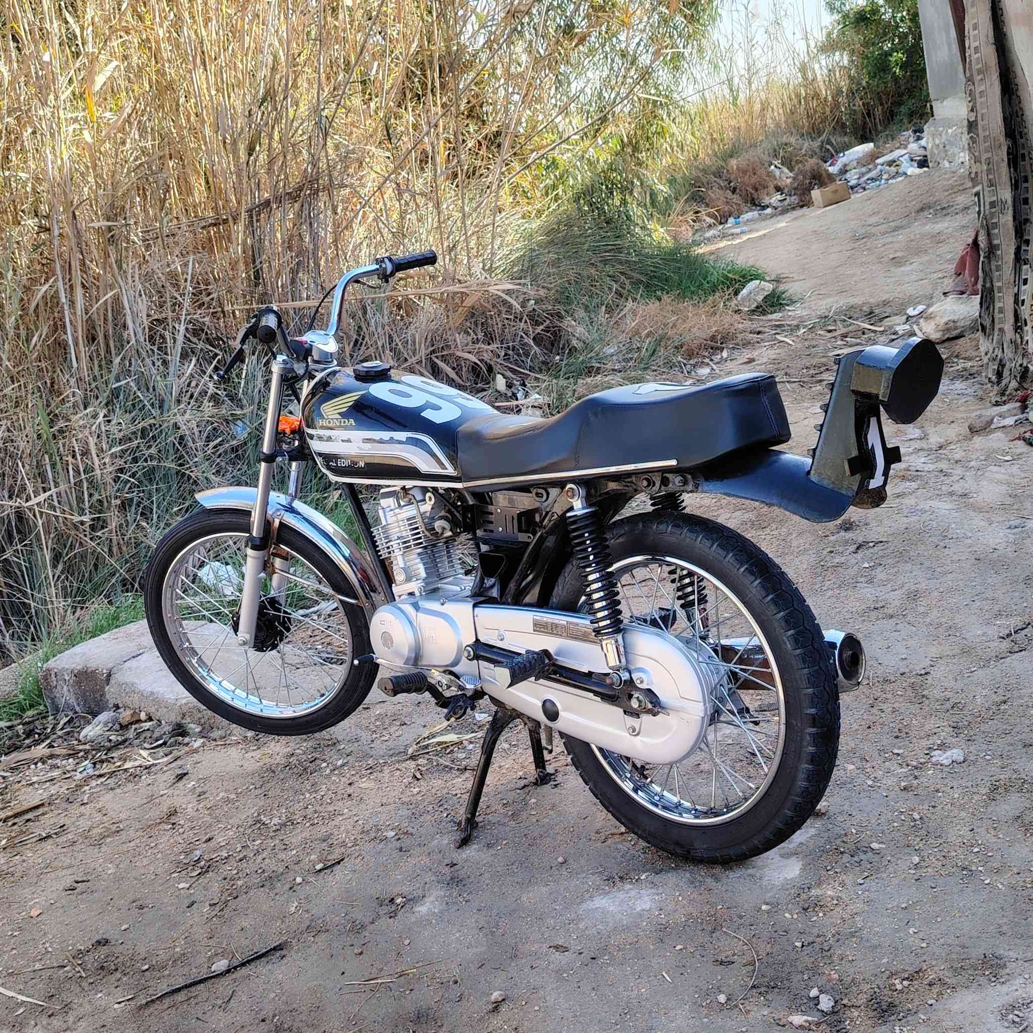 سلام عليكم نامه حربي للبيع كلك كلك مديل23 مامفتوحه دراجه حلوه سعرها 550 برميثه ***********
