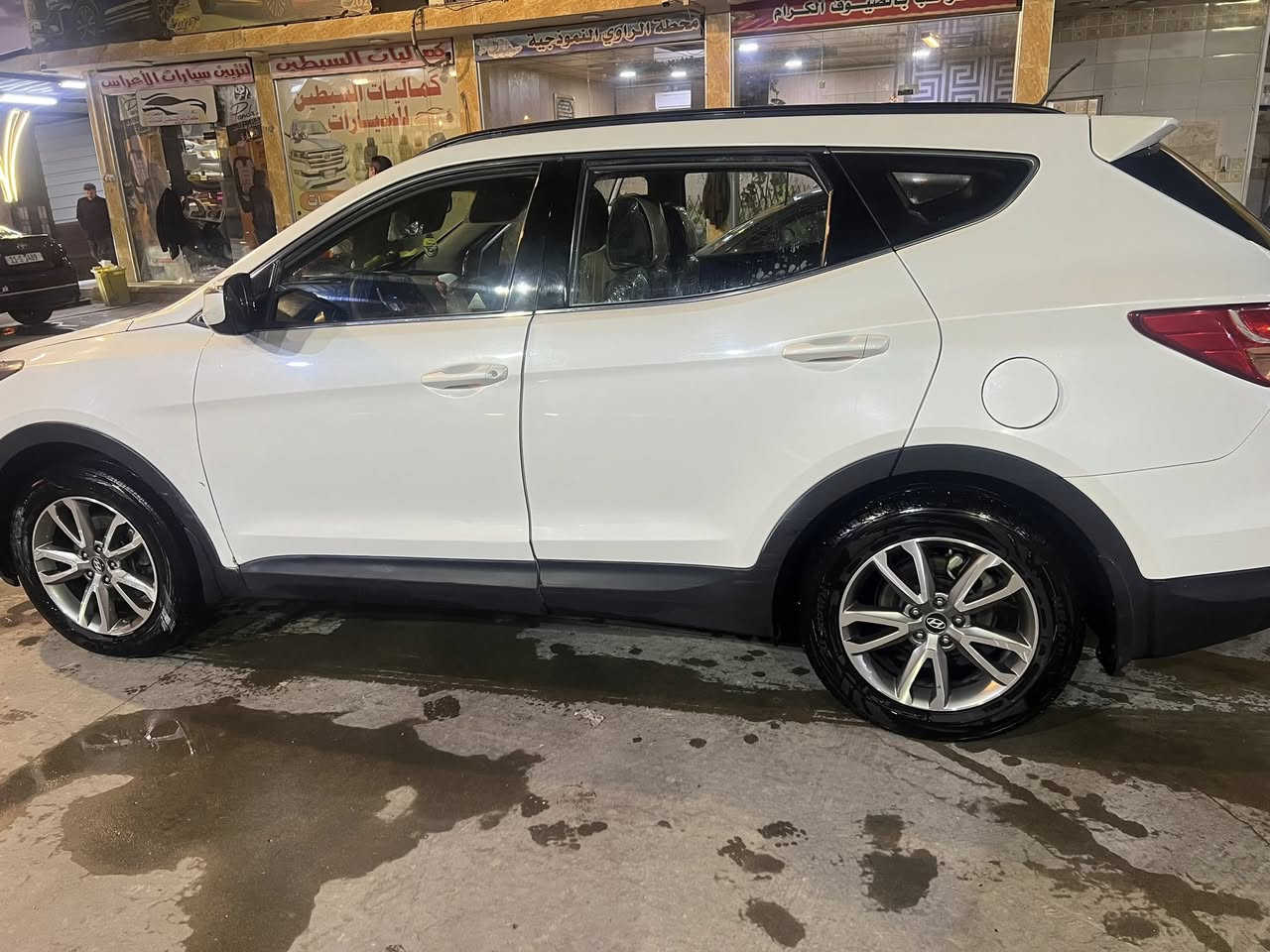 السلام عليكم للبيع سنتافي خليجي 2014مكفوله من الصبغ والتبديل بيها بارد قليل  محرك 2400دوش 7راكب3قطع تبريد   رقم أربيل الجديد السياره جديده وحلوه  مكان السياره رمادي بغداد  السعر 155وبيها مجال التواصل ع الرقم ***********
