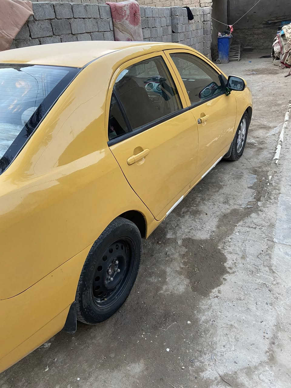 سياره byd باسمي 2013 سيارة جديده رقم انكليزي مصفرة هيه والغرامات سنويه 2028 مكانها الحله القاسم 
***********
