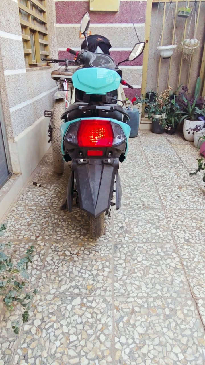 السلام عليكم
دراجه سكنس شحن 
بيها عطل ملف ابيع على عطلها
سعر 400 وبي مجال
العنوان بغداد الحسينيه
***********
