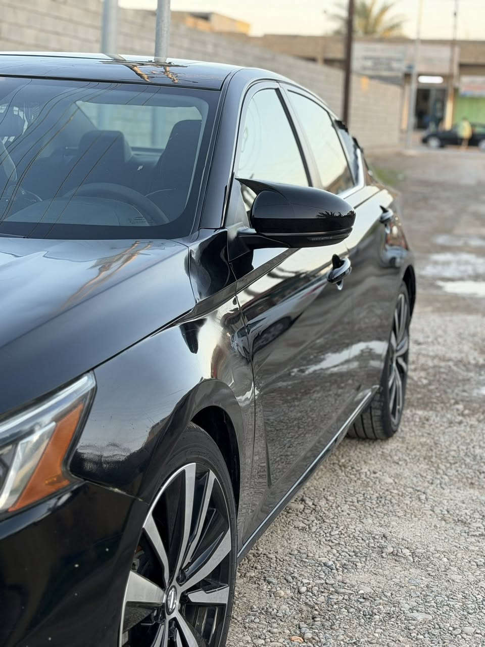 سلام عليكم 
نيسان التيما موديل 22للبيع فقط بدون مراوس 
فو موصفات sr معروفه فول فتحه رادارات نقط عمياء السياره نضيفه حيل محرك كير تواير ٤ جدد صدر نضيف بيها ٣ قطع تبديل بدون ايربالك رقم نينوى سنويه جديده شرط التحويل والغرامات رقم الهاتف ***********
