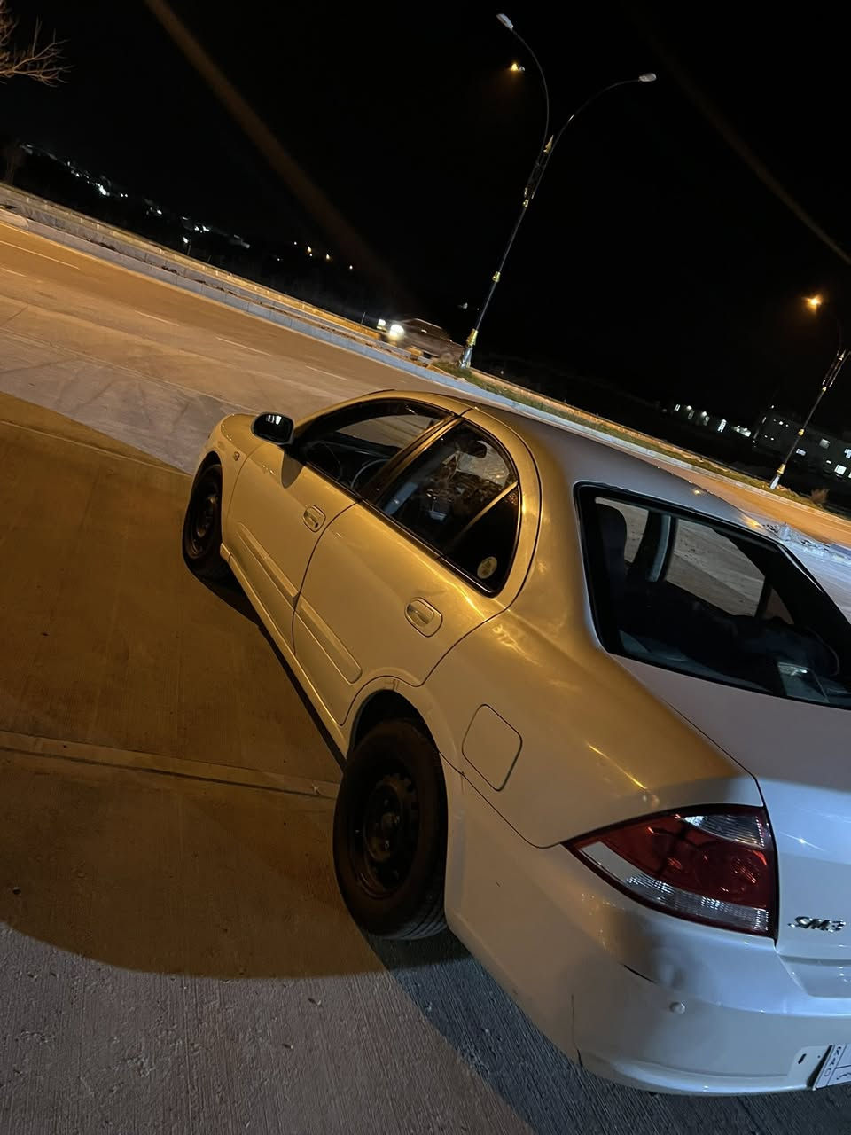 سەنی سامسۆنق 2010 گێرومەکینە بەشەرت 117هەزار رۆشتوە  ناو رەش 4تایەو ویل لۆک        ***********
