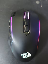 ماوس ريدراكون نظافه 100% مستخدم قليل جدا وايرليس  مع سماعات و كيبورد ل...