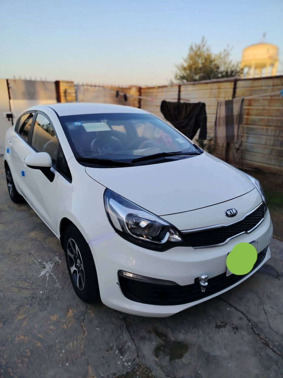 السلام عليكم ورحمة الله وبركاته
ريو موديل 2016 خليجي رقم بغداد جديد الانكليزي كتلوكات الشركة، بأسمي وسنويتها لحد ٢٠٢٩، ماشية ١٣٨ السيارة بيها صبغ جاملغ أثر شخوط وليس ضربة بدون دواخل فقط والباقي كفالة (سونار مرفق مع صور السيارة) السيارة على وضع الشركة جاهزة مجهزة تبريد ثلج، تخم تاير، تدفئة ممتازه، فووول مواصفات عدا الفتحة (ال٢٠١٦ مايجي بي فتحة) 
ملاحظة/السيارة بيها طكطكه بالصدر الأمامي فقط
السعر ١٠٧
***********
