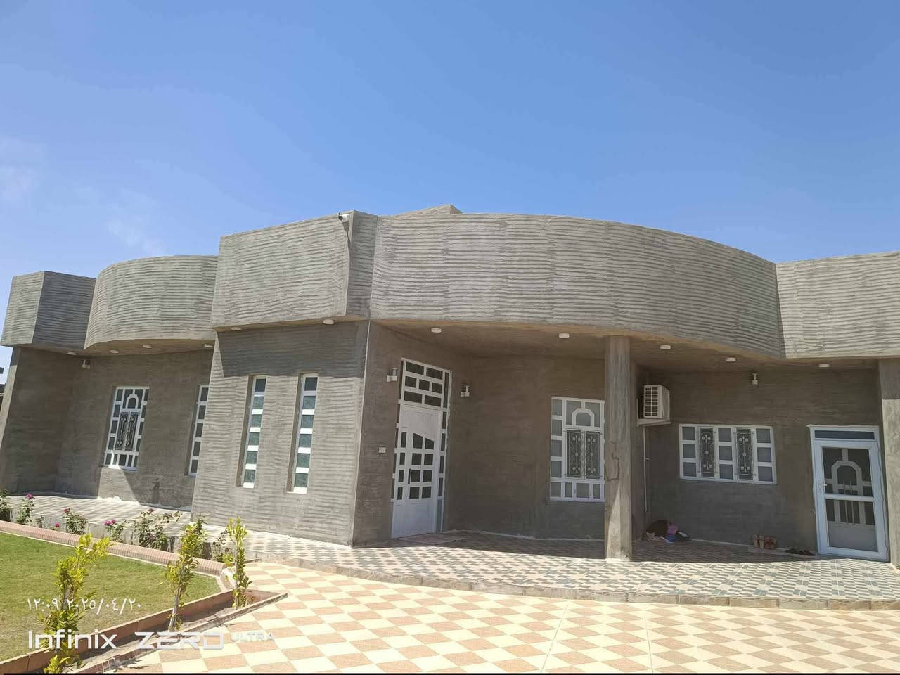 قبل وبعد صباغ حجي علي لقيسي.   بتك رمادي كادر فهد مظهر صباغ‏‪***********‬‏
