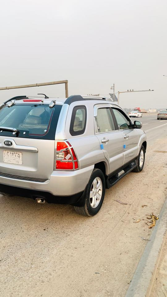 السلام عليكم
كيا سبورتج موديل 2009
مكينه 2000مكفوله 
ميكانيك مكفول 
تبريد ثلج. 
كفاله من الصبغ والبارد (حالوب قليل )فقط 
سياره جديده 
ماشيه 111الف 
مكاني بغداد المحموديه 
السعر ::120$ وبيها مجال  
الاستفسار ع الرقم 
***********
