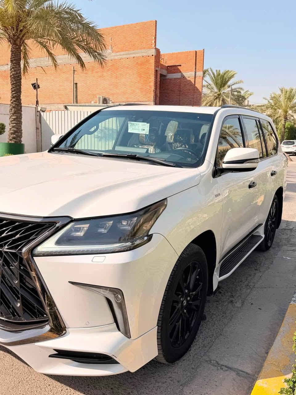 السلام عليكم للبيع لكزز كورو اصلي بلاك اديشن 2020 بريم اصل داخل احمر ماشية 68 مكفولة كفالة عامة من كلشي حتى من الشخط وسونار مرفق مع الصور مغلفة ppf بالكامل رقم بغداد الجديد باسمي السعر 735 ورقة وبيها مجال بسيط للاستفسار ((***********)) مكاني بغداد زيونة.
