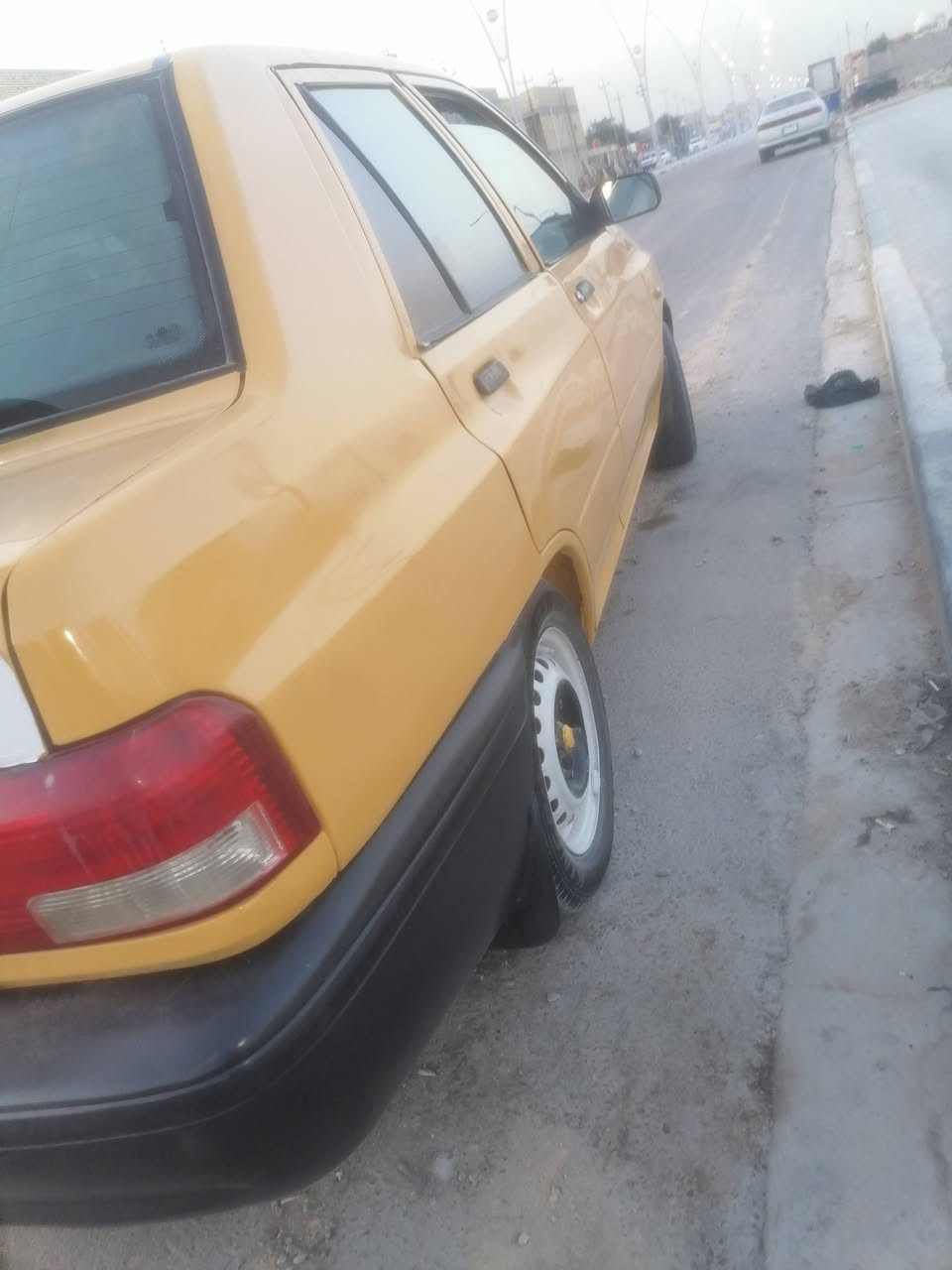 سلام عليكم رمضان كريم سايبه للبيع رقم بصره مصفره هيه وقرامات سياره جديده احلا من صوره  المديل 2015  مكينه جديده  شرط لا تبخير ولا تنقيص   سعر 32 وبيهه مجال حق جيه  العنوان بصره  تصال فقط مارد عل وتساب مكلف بل نشر  رقم صاحب سياره  ***********
