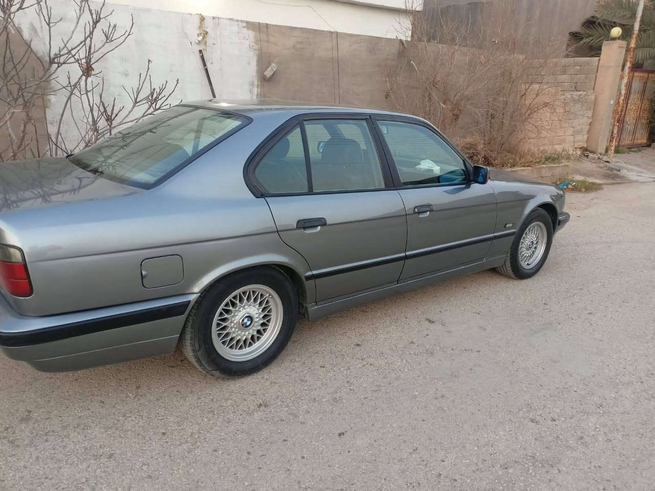 مراوس بسيارة اقل قيمةاو بيع 
535

محرك مفتوح

مصبوغة عام بدون ضربة

فتحة سقف

كير اوتوماتيك 
سعر 63وبيها مجال
رقم بغداد مشروع وطني بسمي 

***********
