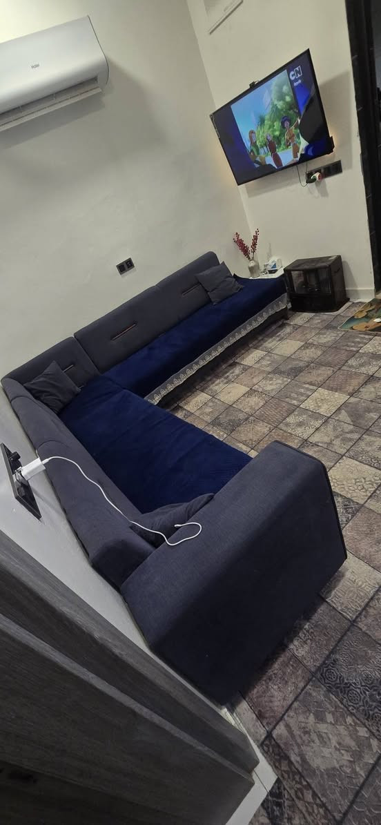 للبيع تخم ديوان احطاطه بلوك اسود مكاني كاطون الرازي سعره ٣٠٠ وبي مجال
***********
