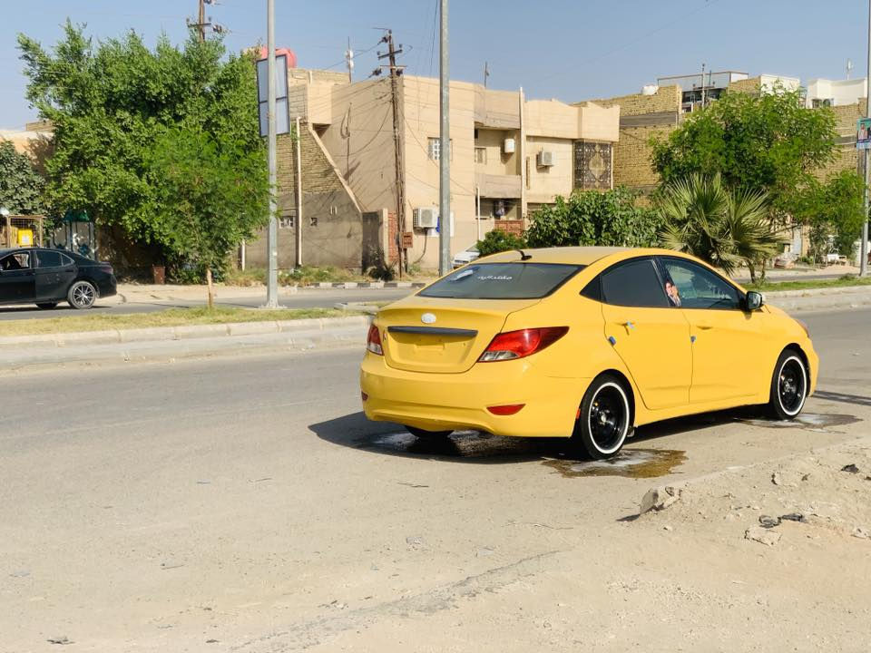 سلام عليّكم هونداي اكسنت موديل 16وارد امريكي سياره جاهزه مكينه كير تبريد حداديه طخم تاير كبل الشارع وبالعافيه على ياخذها رقم بغداد انكليزي بسمي مداور مكان سياره ناصريه مركز والسعر 90وبيه مجال حك الجيه رقم الهاتف ***********
