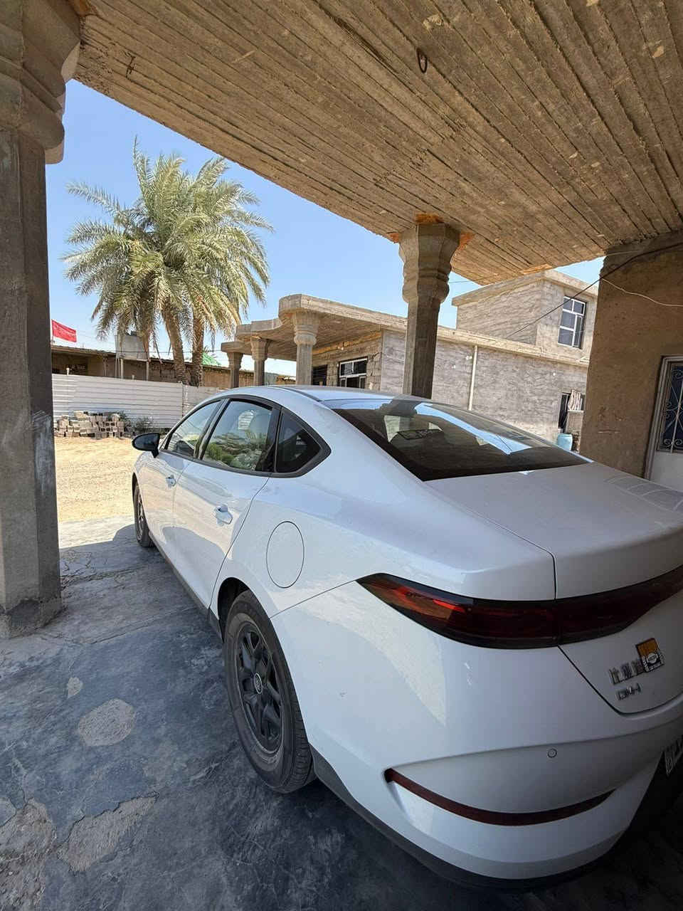 السلام عليكم 
بي واي دي كن بلاص سيارة مكفولة من كل شي جاهزة هي وملحقاته سيارة رقم بغداد بأسمي ماشية 25الف  السعر 19500.وبيها مجال بسيط.العنوان بغداد حي الجهاد رقم***********
