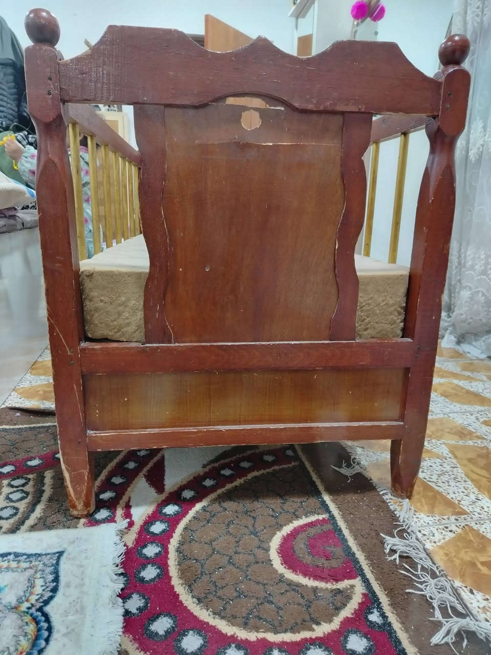 للبيع سرير أطفال احطاطه شغل مال اول
طول ١٢٢ عرض٦٣ ارتفع ٦٧ السعر مع الدوشك #٧٠الف مجال لشراي  الرمادي حي البكر ***********
