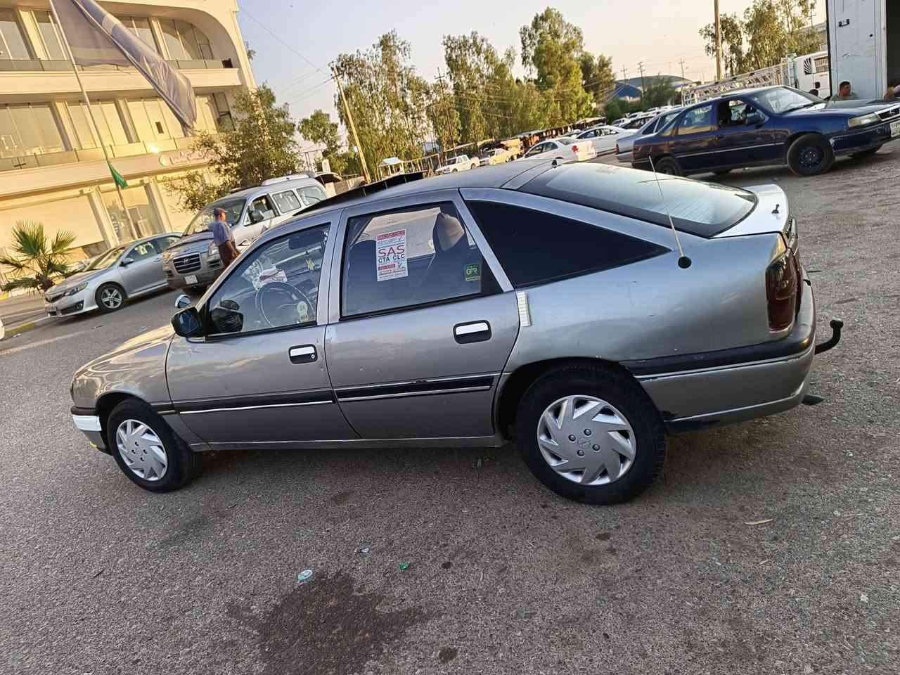 السلام عليكم للبيع ومراوس فكتره رقم كركوك السنويه مشروع وطني 2029رقم دولي دفتربانزين بيها كير محرك صدر شرط محرك20 تخم تايرات اربع تايرات دسك مسجل اربع سماعات بدون حادث صبغ صبغ(السعر32)××(***********//
