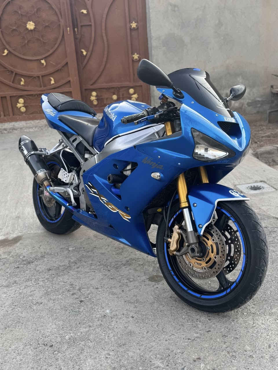 كاوسكي 2004 مابيهاا كل نقص
دراجه كفااالة نظيفة وحلوة
اوراق 
موشراي لايضل يسولف 
عنواني ديالى 
***********
