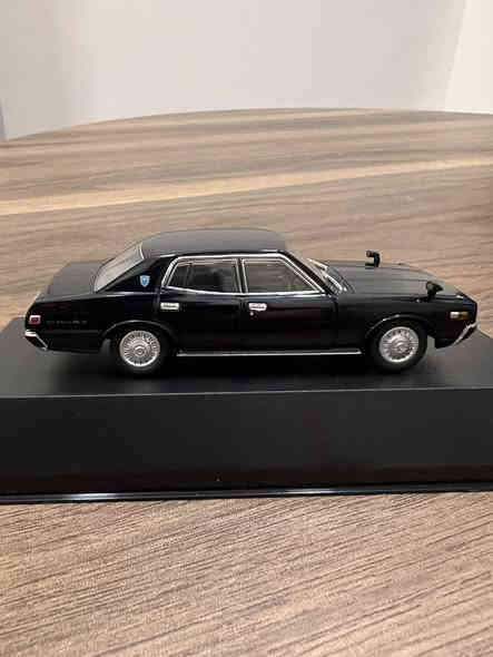 مساء الخير اصدقائي 
Diam 1/43 

سعر القطعه 50$ 

للتواصل خاص او وتساب *********** 

مكاني بغداد
