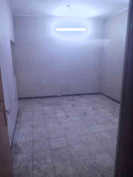 للبيع دار بناء 2015 موقع مميز جدا قريب الشارع العام البلديات حي التجار 72م  واجهة 5 النزال 14.5طابقين محتويات الدار الطابق الأرضي مكون من صالة كبيرة مطبخ منور ومخزن مع الخدمات الطابق الثاني منام 2 مع الخدمات علمآ بأن البيت فارغ  يصلح للاستثمار                                                            ⬇️⬇️⬇️⬇️⬇️⬇️⬇️⬇️⬇️⬇️⬇️⬇️⬇️⬇️⬇️⬇️     لمعرفة السعر اكتب رقم 1 بتعليقات يصلك برسالة لعرض وبيع وترويج وتعقيب عقاراتكم يرجى المراسلة ع صفحة المكتب أو مراسله واتساب ع أرقام المكتب *********** ابو عبدالله 📞***********ابوسلام  عنوان المكتب البلديات شارع المصرف مجاور صيدلية نبع العسل ونكون في خدمتكم والتوفيق للجميع أن شاء الله
