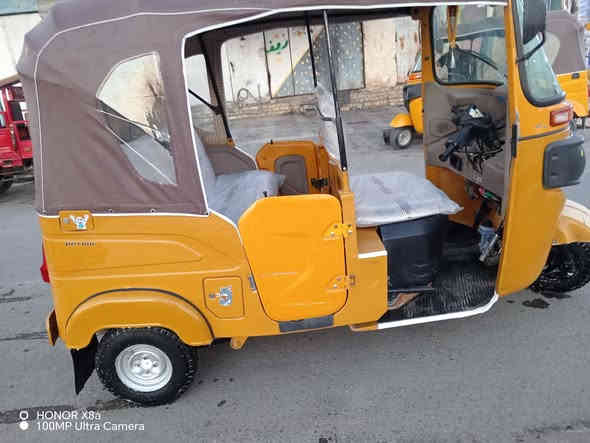 سلام عليكم تكتك للبيع موديل 21 شهر 5 اوراق وكيله شاكر تكتك بيه صبغ بل صفحه.
ومكينه بس بوشه وبستم تكتك جاهزه تخم تاير جبلي دوشمه كاعيات سعر 5700 وبيه مجال الاشفسار *********** ما متواجد فيس
