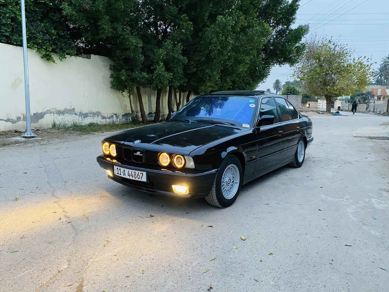 السلام عليكم بي أم 525 موديل 90
كير ومحرك جدد 
السياره بأسمي مشروع وطني رقم بغداد دولي 
ويل خليه سلايت شغال 
المكان بغداد 
السعر 54 وبيها مجال
رقم الهاتف 
***********
***********
