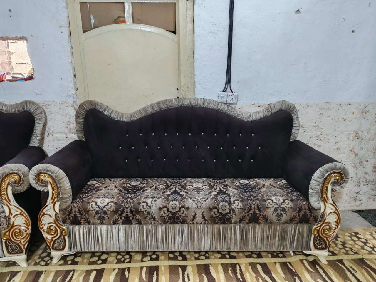 تخم ملكي تسكام 10 مقاعد حيل نضيف مابي اي ضرر السعر 290 العنوان الكاضميه يوجد توصيل بكروه ***********
