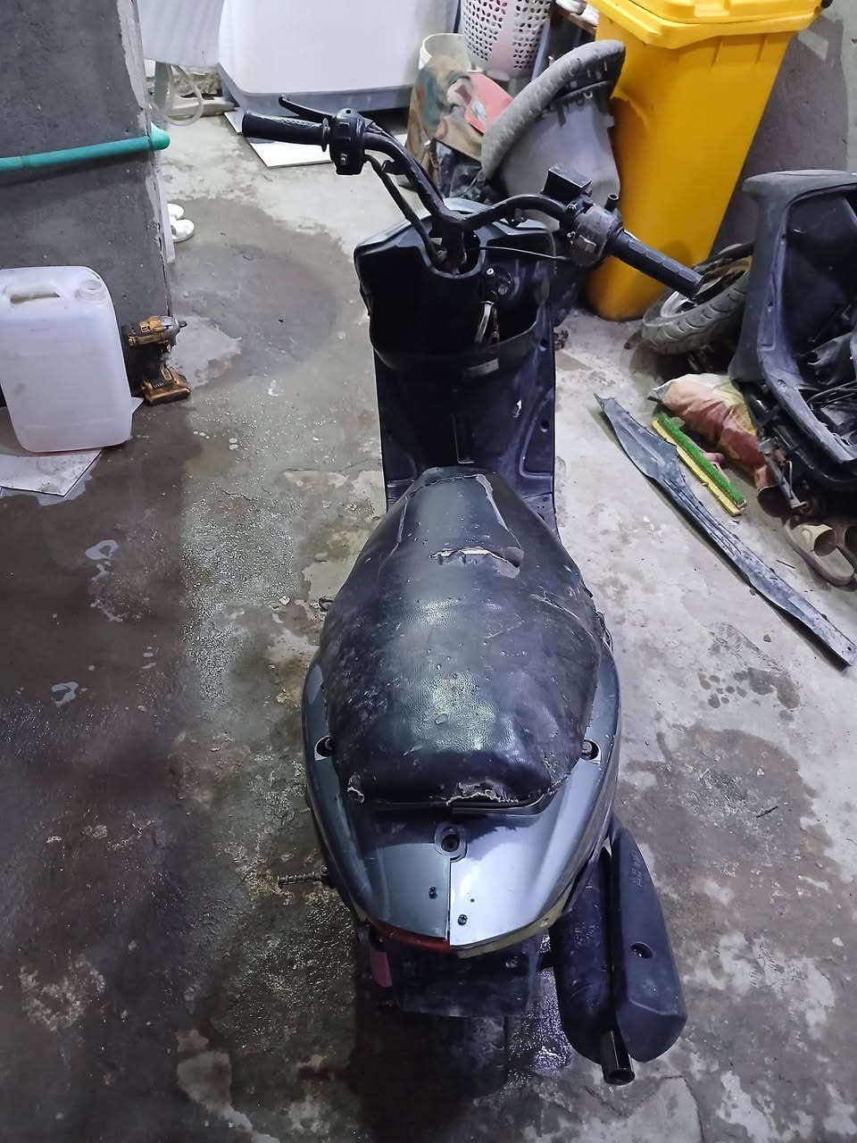 سلام عليكم دراجه ماكس عدلة دراجه كاطعه ولف مكينه ناعمه 300وبيه مجال كوم حديد مكان بصرة ***********
