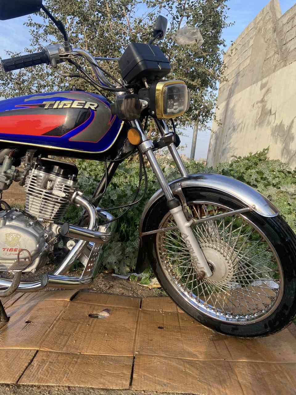 بسم الله ماشاء الله تايكر ٢١ فول الفول نضافة كدامك ١٠٠٪؜  دراجه جديدة وتخبل وصلنصة كاتم ماتسمع الها حس. محركها مامتعوب وناعم وتخبل للشراي فقط الي مايشتري لايدخل خاص ويكولي غالي وهلسوالف كلشي بسعره 
سعر 475 بيه مجال كلش بسيط للشراي اتفضل اتصل على الرقم ***********او انستا موجود ooo2ir
