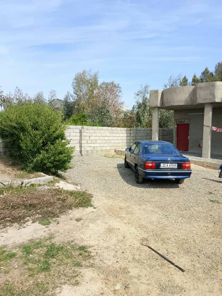 فكترا موديل 93 رقم اربيل دولي حجم 18 كير محرك شرط لا صرف ولا نفخ طخم تاير صدر جديد وضع شركه  
السعر 43 وبيها مجال بسيط للاستفسار *********** مكان السيارة موصل القيارة
