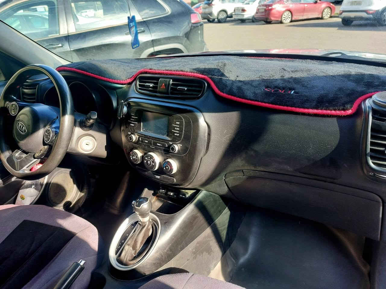 السلام عليكم 
🔴كيا صول 2019
 🔴يتوفر بيع أو مراوس 
🔴رقم جديد وهزه تحويل مباشر
🔴ماشية ٨٨ الف
🔴 جام كهرباء
🔴 تحكم ستيرن ٤ جهات
🔴شاشه وسط لمس مع كامره
🔴بلوتوث usp
🔴 مري كهرباء
🔴 مانع انزلاق
🔴كير at 7 نمر
🔴 محرك 1600
🔴وضعيات قياده( ايكو سبورت نورمال)
🔴ويل كب كروم   
🔴حساس هواء 
🔴صيانه كامله للسياره
🔴 ثلاث قطع وجاملغ بيها راجع بارد
🔴 صدر جديد
🔴السعر أتصال أو خاص 
🔴مكان السيارة بغداد منصور 
🔴للتواصل ***********
