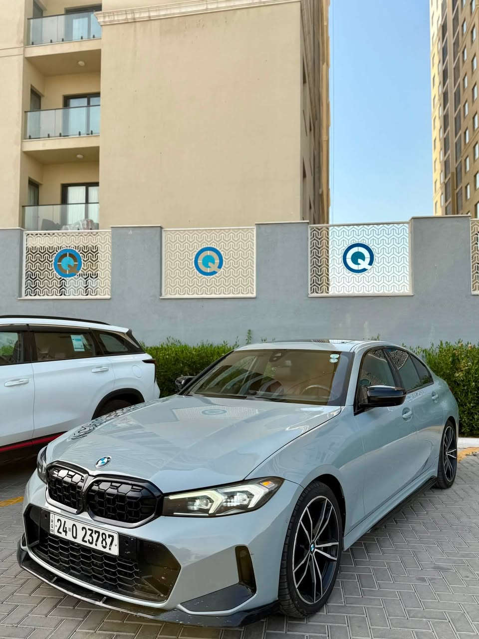 السلام عليكم BMW 330i للبيع موديل 2023.  *********** واتساب موجود
محرك 4 سلندر 2000 توين بور تيربو صاروخ 🚀 

وارد امريكي  ممشى السيارة 59.000 الف فقط

لون اسمنتي مميز  دواخل لون احمر رقم اربيل 

السيارة 1/1 فول مواصفات M Package اصل 

ويل 19 و تخم تايرات رن فلات جديدة بالكامل

السيارة حادثه كلش بسيط حافه بنيد بس 

ومغلفه ppf بالكامل السيارة 

كلشي مابيها صفر مسج  نضيفة من كل نواحي 

المواصفات :

رادار امامي 

تحذير رادار من الاصطدام الأمامي + فرملة تلقائية إذا قربت نصدم

تحديد المسار وتحذير بالنقاط العمياء بالمرايات

رادار تحذير وكشف المشاة اذا قربت تصدم

 حساسة 360 درجة امامي وخلفي كامرة خلفيه

فتحة سقف ونظام دخول ذكي وترحيب وبصمة

  
شاشة تدعم نظام  Apple CarPlay /Android

كشنات كهربائية و نضام تدفئة وخزن ميموري

تدفئة ستيرن و شاشة وعداد الكترواني بالكامل

قطعتين تبريد امامية وخلفية منفصلة

نظام اوتو هولد وهاند بريك كهربائي وشفتات

انارة داخلية متغيرة LED ل 12 الالون مختلفة

منافذ شحن USP امامي وخلفي 
نضام البريك الرياضي الحجم الكبير لون الازرق

وباقي مواصفات هواي معروفة بال BMM

السعر : خاص  
للتواصل :***********
مكاني بغداد حي لحسين
