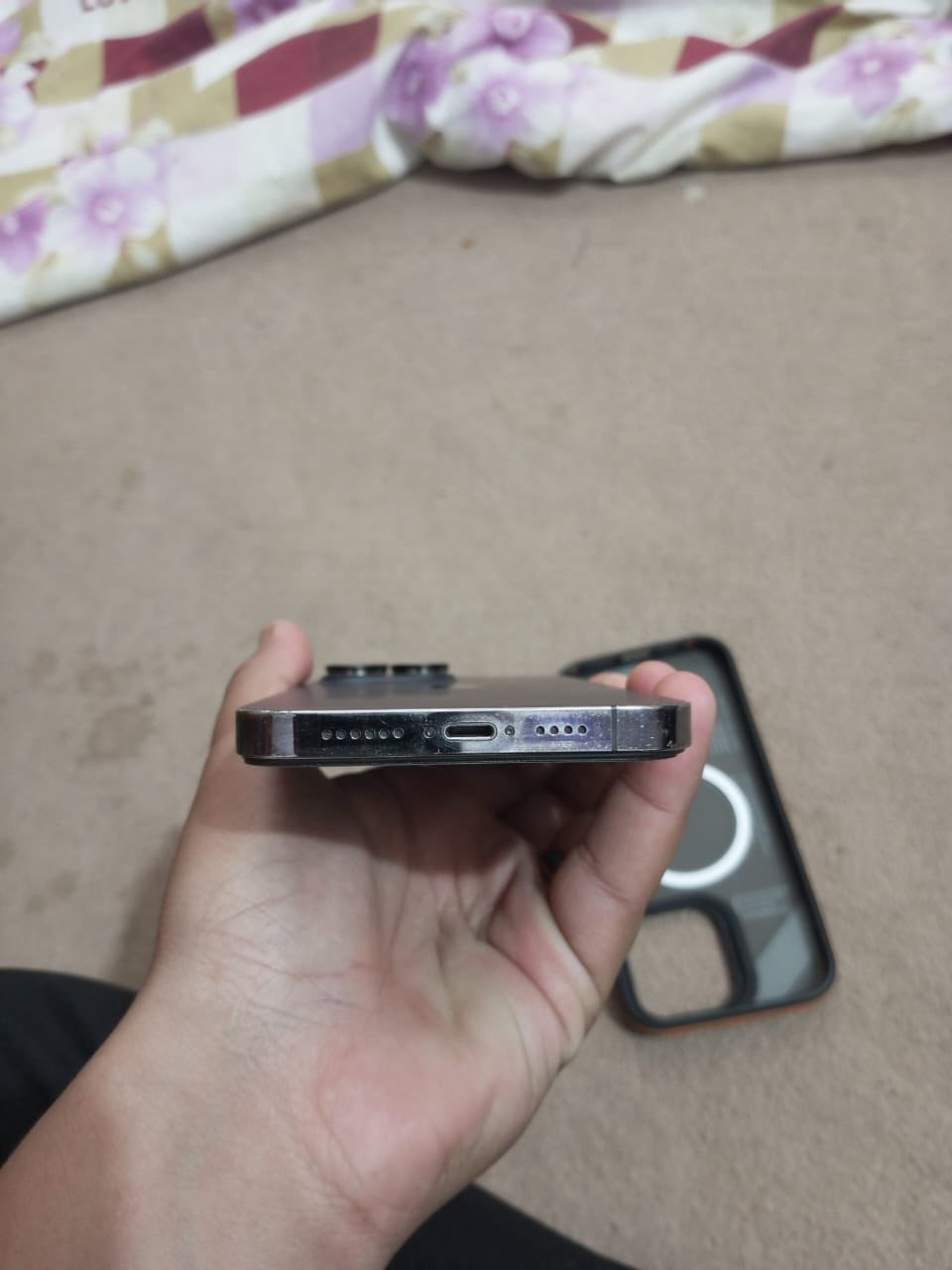 السلام عليكم ايفون 14pro MaX بطاريه 76 نموذج M  ذاكره 128. فقط شاشه مبدله تفصيخ ثلاث خيارات فيس إيدي شغال 
625 بي مجال


**إذا كنت صاحب هذا الإعلان وتريد حذفه لأي سبب، رجاءا أرسل رسالة إلى الدعم الفني**