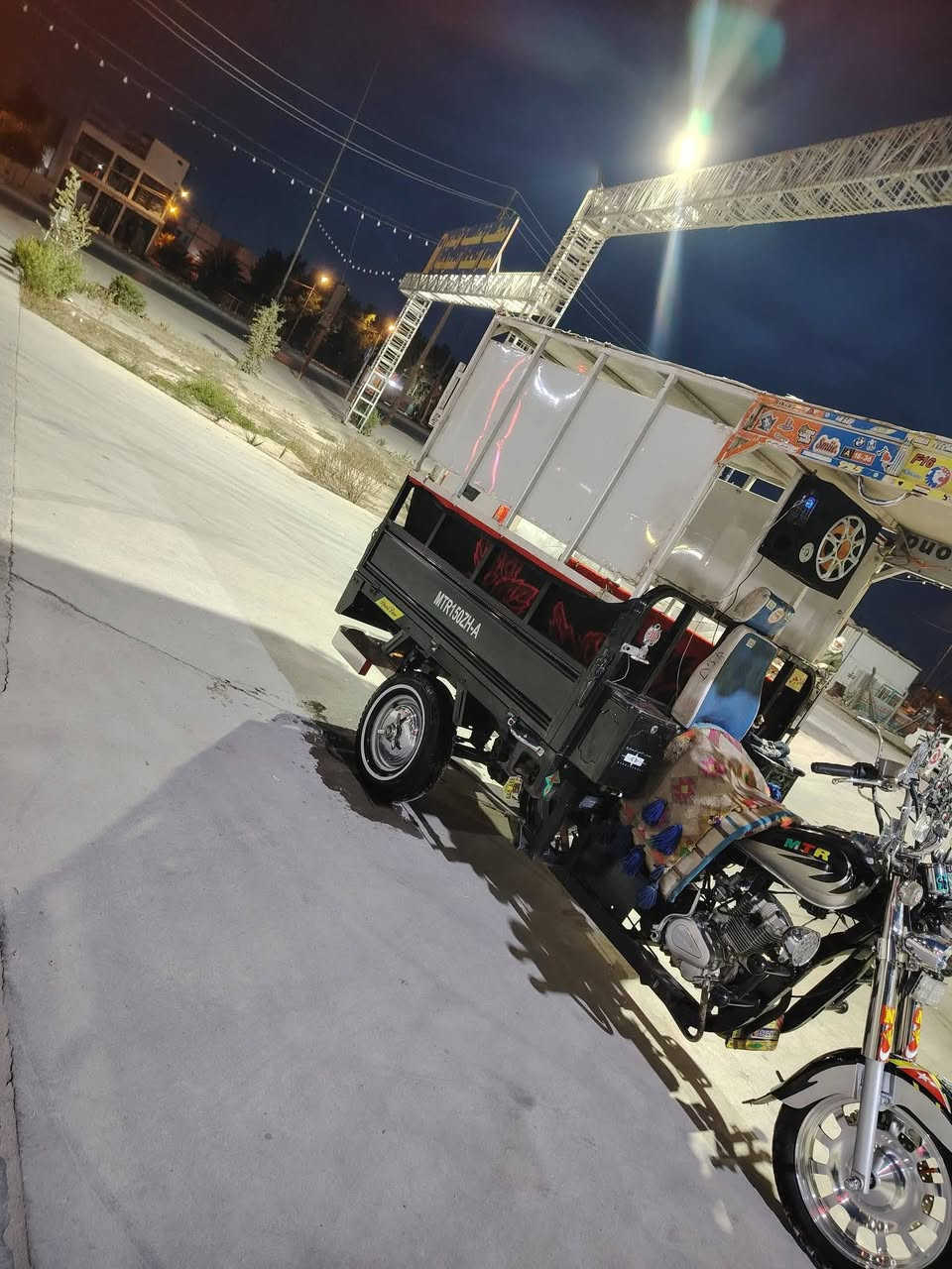 سلام عليكم شباب امحجر للبيع شراي خابر ***********
