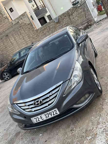 السلام عليكم 
للبيع هونداي سوناتا 
موديل 2013 
رقم اربيل الدولي هزه وسنويه كلها جديده تحويل مباشر 
بيها صبغ 3 قطع بدون دواخل لغود شواصي كلها كفاله 
جاهزه السياره من كلشي 
تبريد ثلج 
صدر جديد 
محرك كير لوك
السعر 95 وبيها مجال بسيط 
للاتصال ***********
مكان السياره بغداد حي الجهاد حي الحسين
