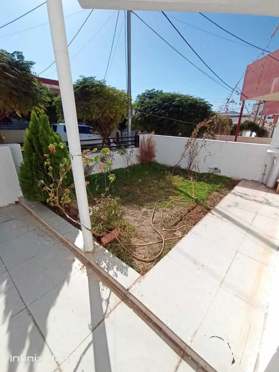 بيت للبيع في شقلاوه مجمع ئافاس ١٦٠ متر موقع ممتاز يتكون من غرفتين نوم وصالة وحولي ومطبخ وصحيات منفصله وحديقة وكراج ويبعد عن سوق شقلاوة ٣ دقائق ويسجل باسم كل من يحمل الجنسية العراقية وبسعر (( ٣ )) دفاتر و (( ٩٥ )) ورقة وللاستفسار يرجى الاتصال واتساب ***********
