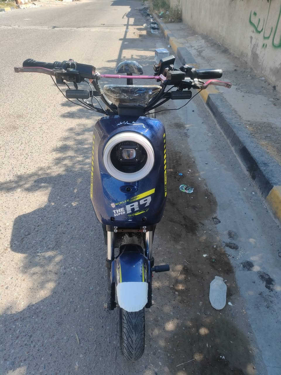 السلام عليكم عندي درجة شحن بيع R9 بطارية جدد حجم بطارية 15 5 مكانك بغداد حي العامل السعر 360 مجال شراي تصل رقم ***********
