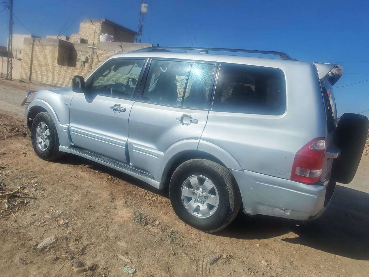 باجيرو 2007 رقم قادسيه باسمي مكفوله من ضربه عليهاا مكينه راس ثور 3000فيشتين بيها رشات صبغ سياره حلوه بس يرادلهاا ترتيب تفيدك سعر 65 الي جوه ال 60 لا تخابرني اخيك  ***********
