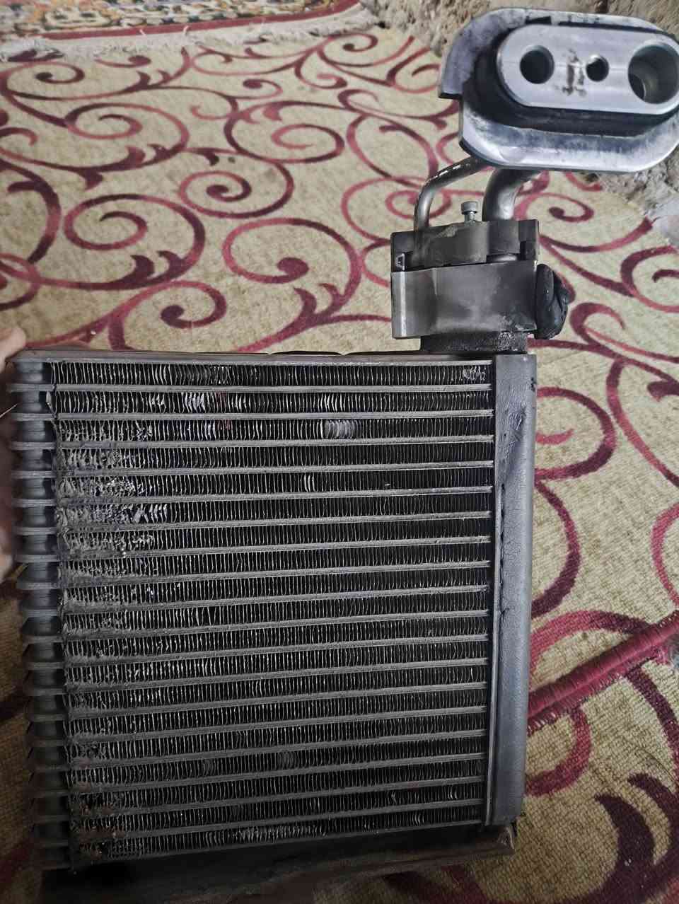 سلام عليكم غراض بي واي دي للبيع 
دركه كامله شريط ستير بدالات لايت تحكم ستيرن وشفت شرط شغل ماعده لارباك طاك وعندي فريز تبريد نضافه كدامك اخو جديد مال ياباني شركه تيوتا هوه والبخاخ مالته كامل 
وحساسات مال فريز وثرموستات كلمن وسعره راسلني وتدلل
*********** عنوان حله الغراض كلهن شرط الفحص
