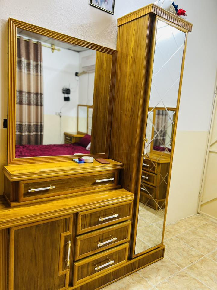 #للبيع
غرفه نوم صاج المضبوط فصال تركي مستخدم 4 اشهر فقط

و الوصل موجود والتاريخ مكتوب بل وصل
خاص ما اجاوب اتصل
***********
