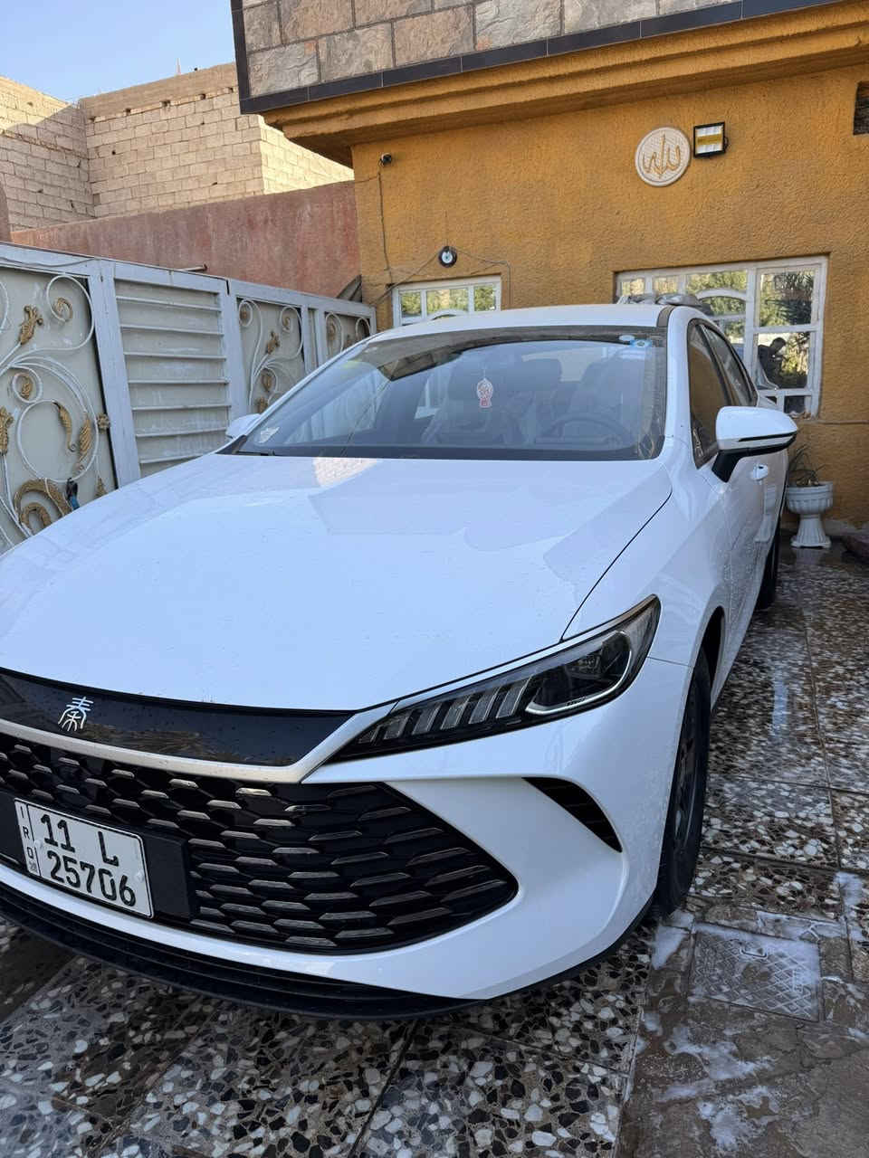 السلام عليكم بي واي دي زيرو كن بلاص موديل 2025 مكفوله كفاله عامه من كلشي كل ملحقاتها جاهزه السياره وضع شركه الداخل جلد زيتوني مرقم كامل تحويل مباشر مكاني بغداد الشراي يتصل ***********
