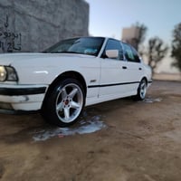 بي ام دبليو 525 • مكينة ٢٫٥ • فول مواصفات