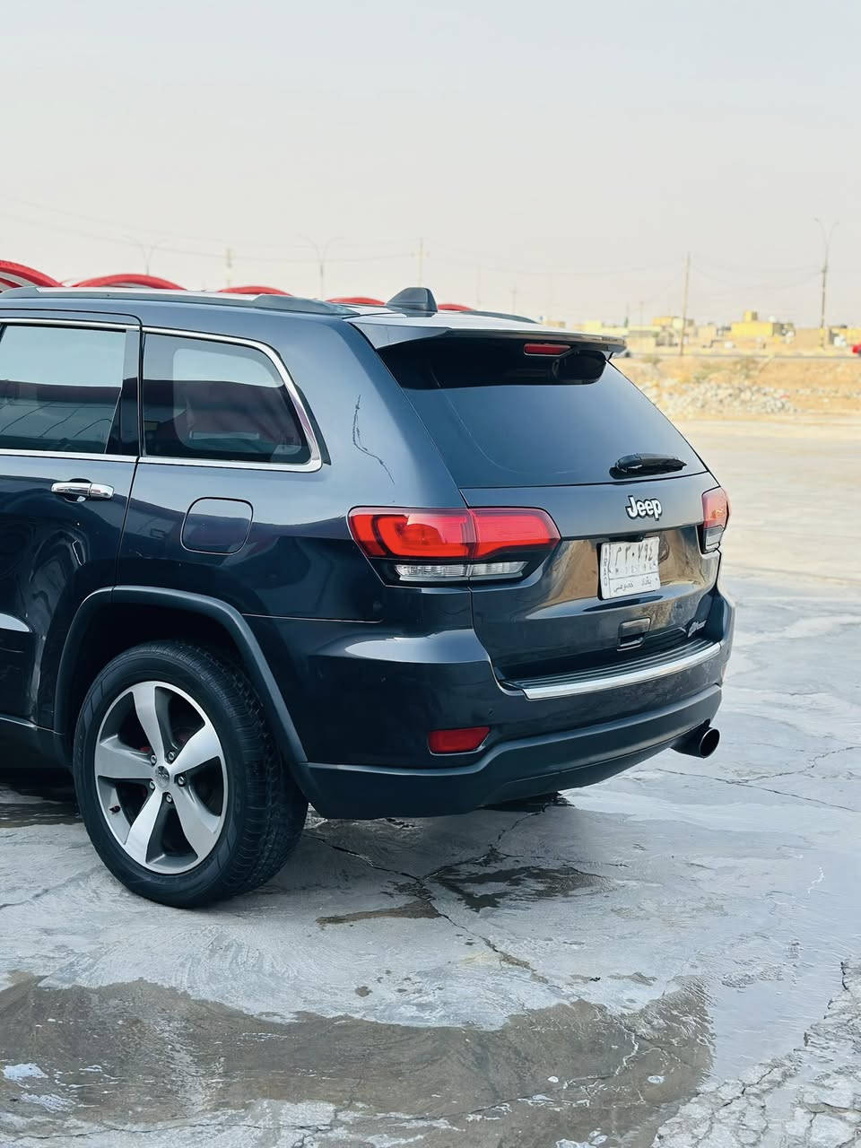 السلام عليكم جـيب لاريدو مديـل ١٤ رقم بغداد حداديه كاملـه ويل ٢٠ تخم تاير تبريد حادث بنيـد+جاملـغ  مواصفات فتـحه كير ماوس شفتات ستيرن شاشه كبيره***********السعـر(١٩٠) وبيه مجال
