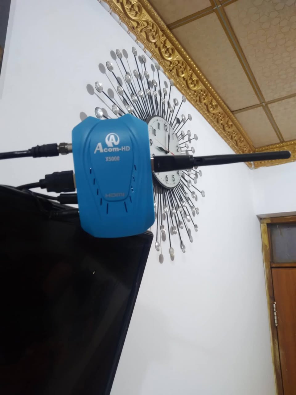 السلام عليكم 
مكلف بالنشر بلازما مع ستلايت أيكوم HD كما في الصور السعر 75 التواصل‏ عبر الرقم:‪***********‬‏
