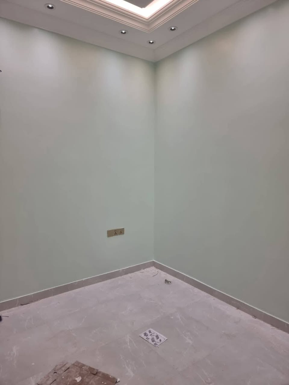 يتوفر كادر صباغ كافه انوع الصباغ الحديثه داخل وخارج العنوان الكاظميه هاتف ***********.
