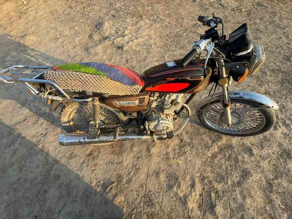 السلام عليكم  دراجة للبيع السعر 350 وبيه مجال بسيط المكان البدير
الاتصال ‭٠٧٨٦ ٩٢٧ ٣٧٧٤‬
