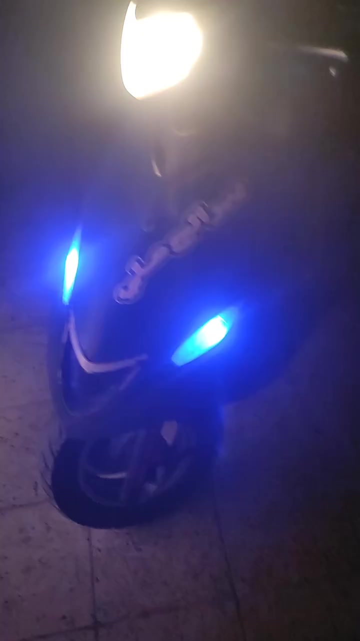 سلام عليكم دراجه للبيع شغاله سلف هندر نضيفه مثل ما واضحه… 
مكان القرنه نهر الباشه الرقم ***********
