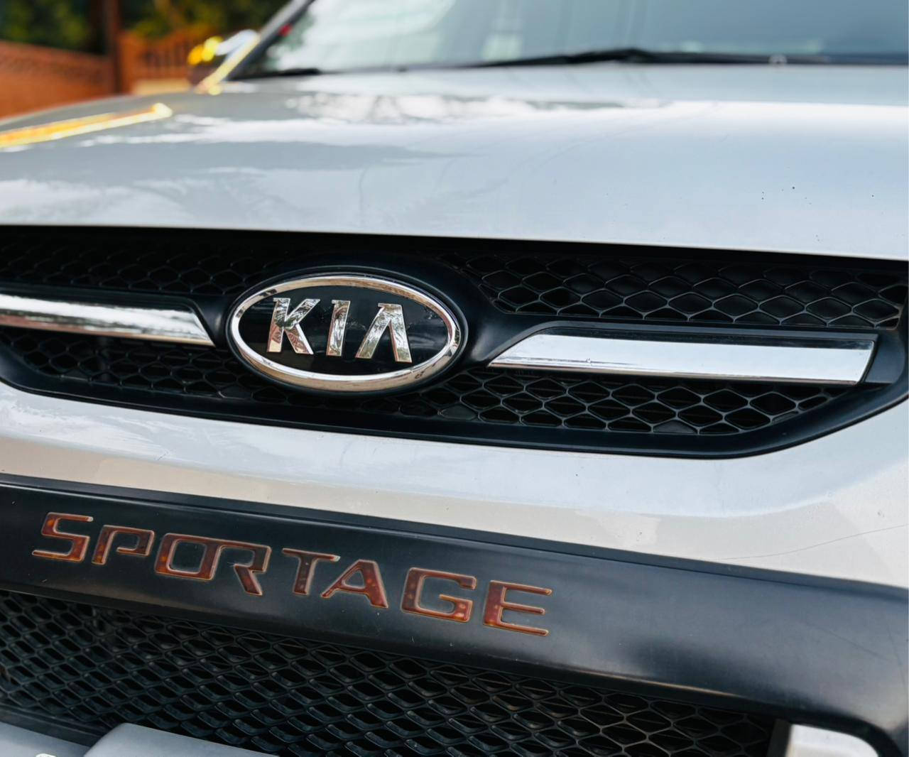السلام عليكم
للبيع كيا سبورتج موديل 2009 الشكل المفضل في السوق العراقي 

رقم بغداد النموذجي الجديد بسمي سنويه جديده هزه جديده ماشيه 150 الف استخدم واحد من 2009

مكفوله من الصبغ والضربة والفتح والتبديل والبارد والزنجار الجراد حتى الدعميات والكفرات

فول اوبشن فئة لمتد

فتحه أربعة دسك ويل كب كشنات جلد تدفئه وتكييف بالكشنات 

مري شفط تبريد لمس وشاشه 

سويجه شخاطه سستم نيكل كوري اصلي من الشركه 

كير محرك حداديه كهربايات تبريد شرط الكفاله وعلى وضع الشركه 

غرفة السياره بعدهي على وضع الشركه لا شخوط ولا شي مكسور صندوك السياره لوك وسبيره منازل جك وعدت الشركه بيه 

مكان السياره بالحله سعره 133ورقه ***********
