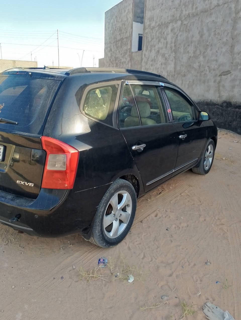 سلام عليكم للبيع فقط كيا رندو 2008 وارد امريكي رقم سليمانية تحويل مباشر محرك 2700 جديد گير جديد تبريد ثلج كهربائيات كله شغاله سياره بيهه ثلث قطع صبغ بدون ضرر ابيعك احزام عنوان الرمادي 7كيلو والسعر 84 وبيهه مجال الشراي يتصل رقم الهاتف ***********

