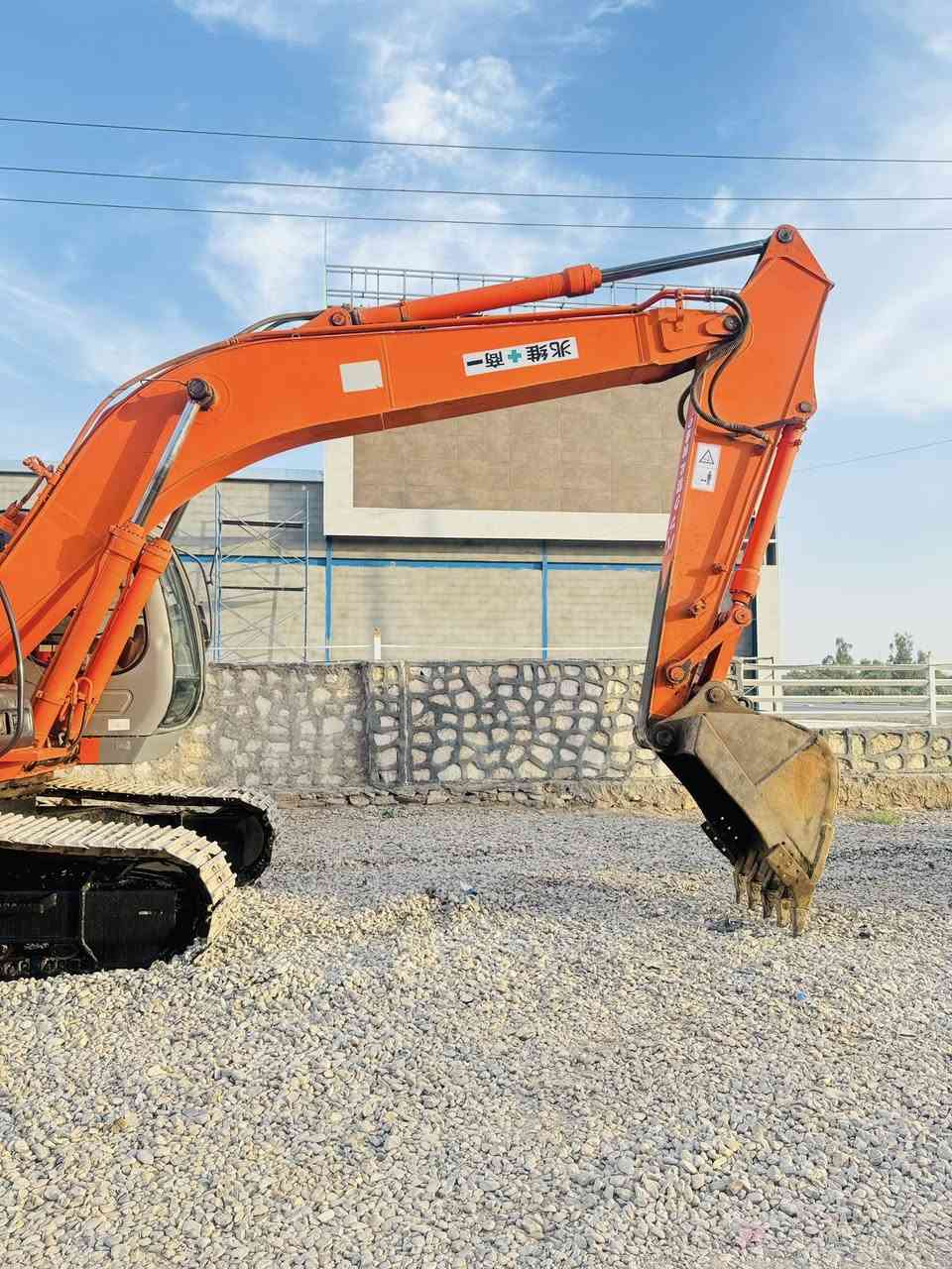 سلام عليكم للبيع حفاره زت 2004 مأسسه جك همر رقم بغداد الماني سنويه ماساقطه جاهزه من كلشي حداديه جديده  حفاره بلاديه وكله شغال 
الأستفسار ع رقم ***********
