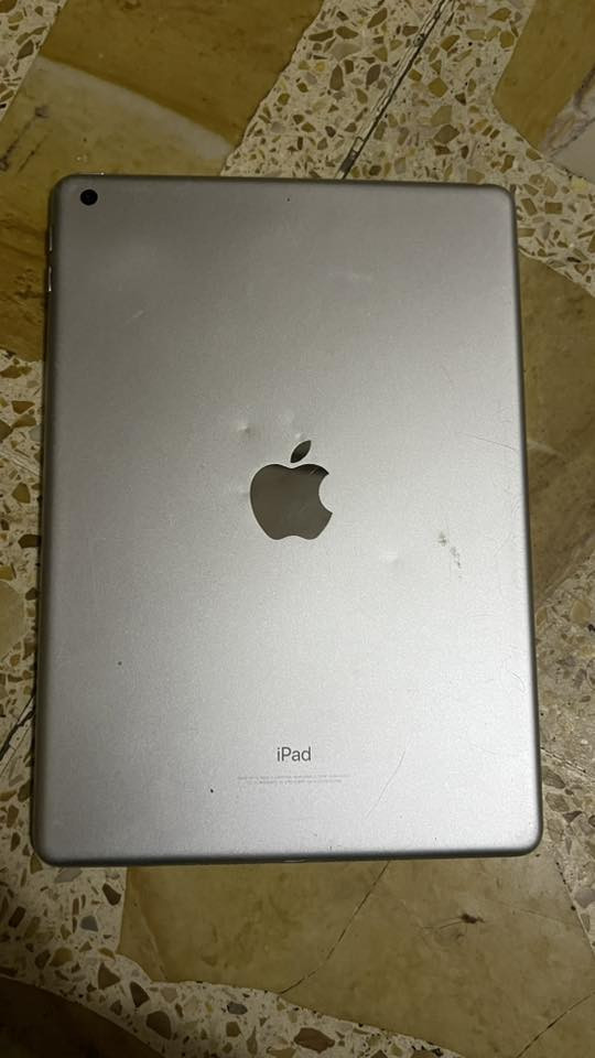 السلام عليكم 
ايباد الجيل ال6 يعني ايباد 6 ذاكره 32 نموذج M
ايباد نظيف استخدام شخصي فقط وما مفتوح ولاا مصلح مكفول  السعر 150 وبيه مجال 
مكاني بغداد كويريش قرب علوه الرشيد 
***********

