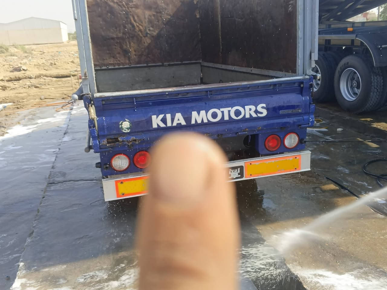 سلام عليكم كيه فحل مسكر سبلين موديل 2011  مكفوله جهزه للعمل سياره جديد بسمي تاير خلفي 14 تانكي 100 سعر 115 بيه مجال مكاني الناصريه *********** وشري بي خير دلل
