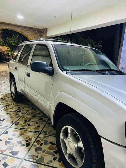 شوفرليت بلايزر مواصفات LS محرك ابيض بدون صبغ مكفوله 
***********

🟩 السعر  110 ورقه 

دبل اكسل محرك مامفتوح كير ومحرك بشرط 
طخم تاير جديد حداديه امامي وخلفي جديد
  السياره ماشيه 167كم وقابله للزياده
مكان السياره بغداد البلديات بغداد
